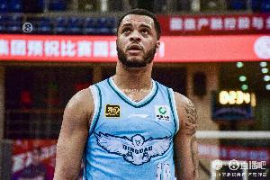 在线体育游戏娱乐平台-冲击力十足！半场韦瑟斯庞13中5拿11分8板9助4断 米奇11中6砍17分