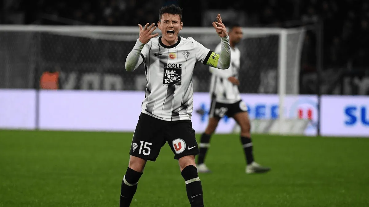 体育官网-两名法国球员当选市政议员,包括38岁昂热中场卡佩勒